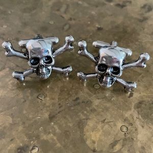 Silver tone Skull & Crossbones Cufflinks